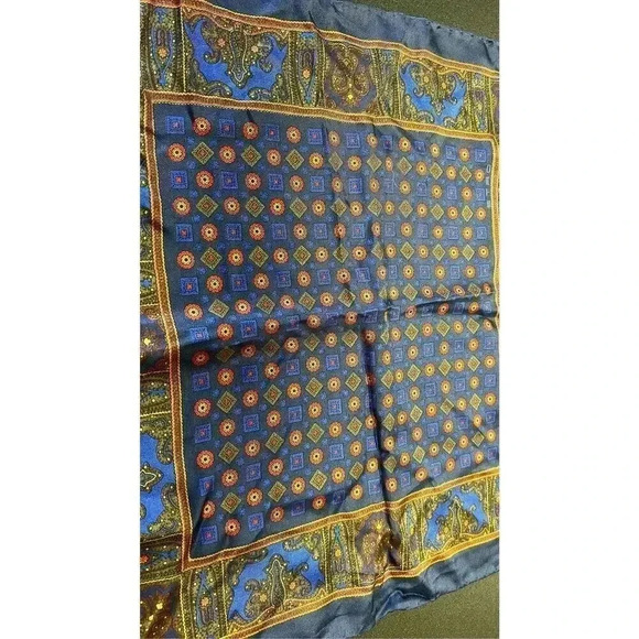Vintage Marshall Fields Womens Blue Geometric Made in Italy All Silk Scarf NWT - Picture 1 of 9